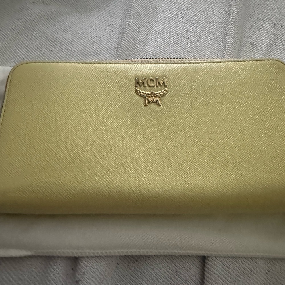 Mcm - Picture 4 of 8